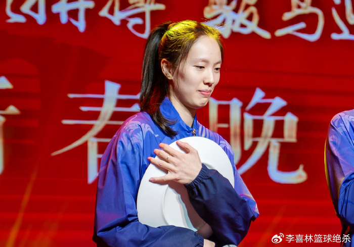 世界杯客户端下载指南-泪目！30岁中国女排世界冠军退役：又美又能打，郎平助她跃升|郑益昕|福建女排|女排联赛|全国女排锦标赛|全运会_新浪体育_新浪新闻