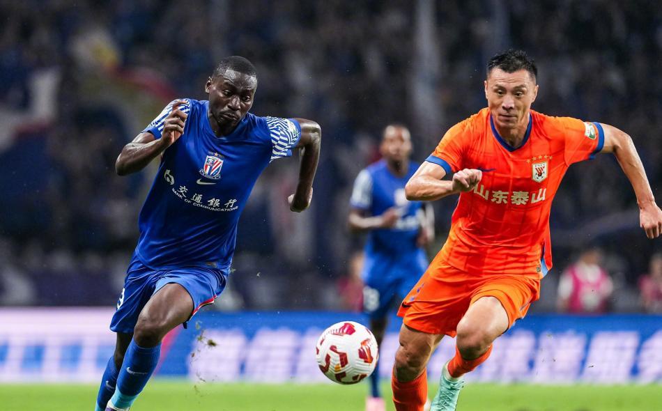 接连放弃2大实力强援，山东泰山：为争冠，难道真在憋大招？