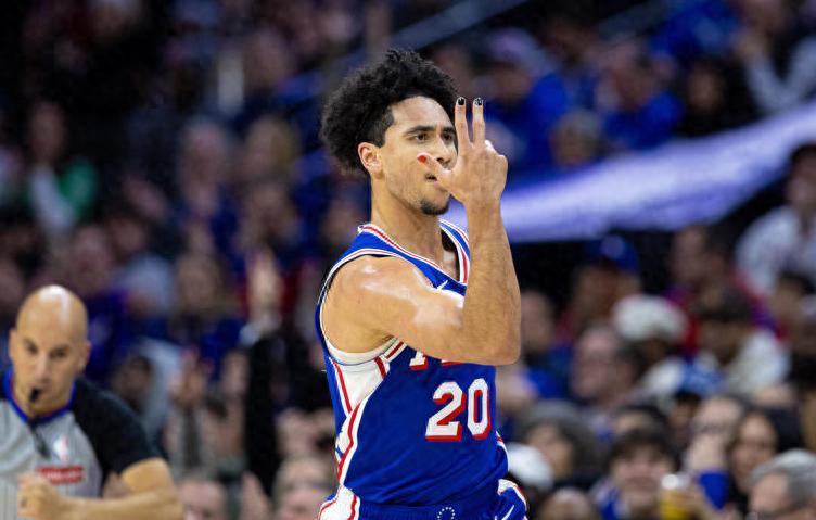 从冠军中锋到流浪汉！仅一夜，7大交易官宣，诞生3大赢家3个输家