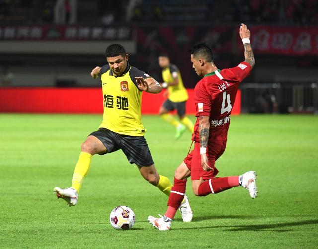 世界杯手机观看平台-广州4归化0外援难赢河南 卡帅的愁也是各队的难