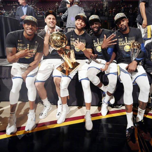 世界杯高清比赛直播-勇士老板再忆球队黄金时代 五小球衣或都将被退役