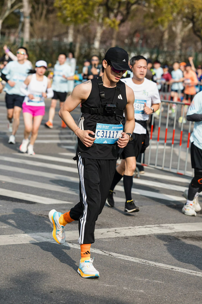 世界杯手机观看平台-姚琛完成人生首个半马，上海赛场见证突破|马拉松|线下活动|半程马拉松|半程|彩虹_新浪体育_新浪新闻